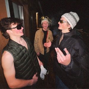 Meet your Posher, Ethan